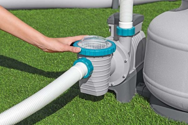 Strainer basket cover on Bestway 2200 Gph sand filter pump